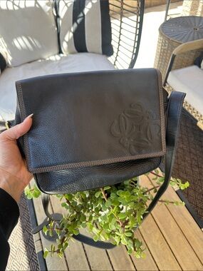 100% authentic Loewe Leather Anagram Flap Crossbody